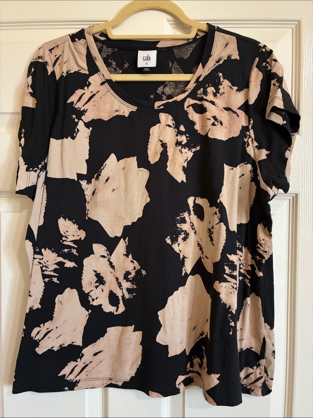 CAbi 4373. Black and Beige Abstract Floral Short Sleeve Tee